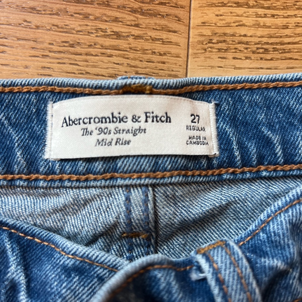 Abercrombie & Fitch The90s Straight Mid Ride Blue Jeans